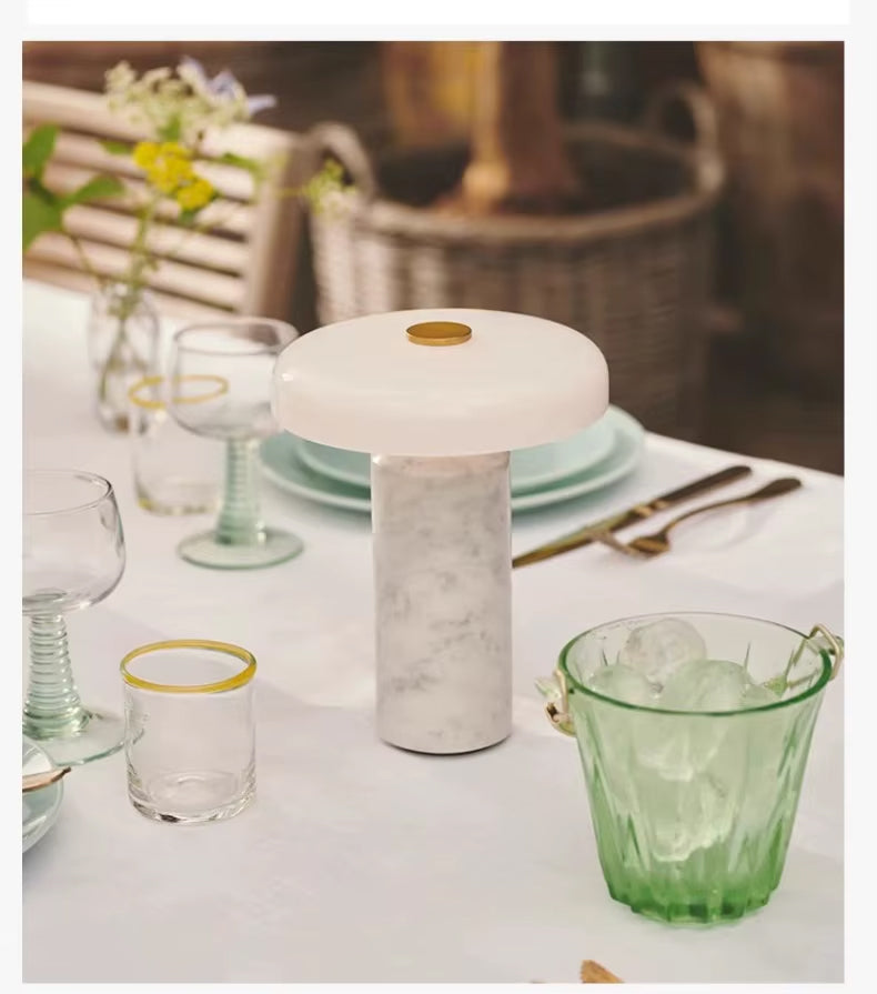 Lampe de Chevet Design Blanche