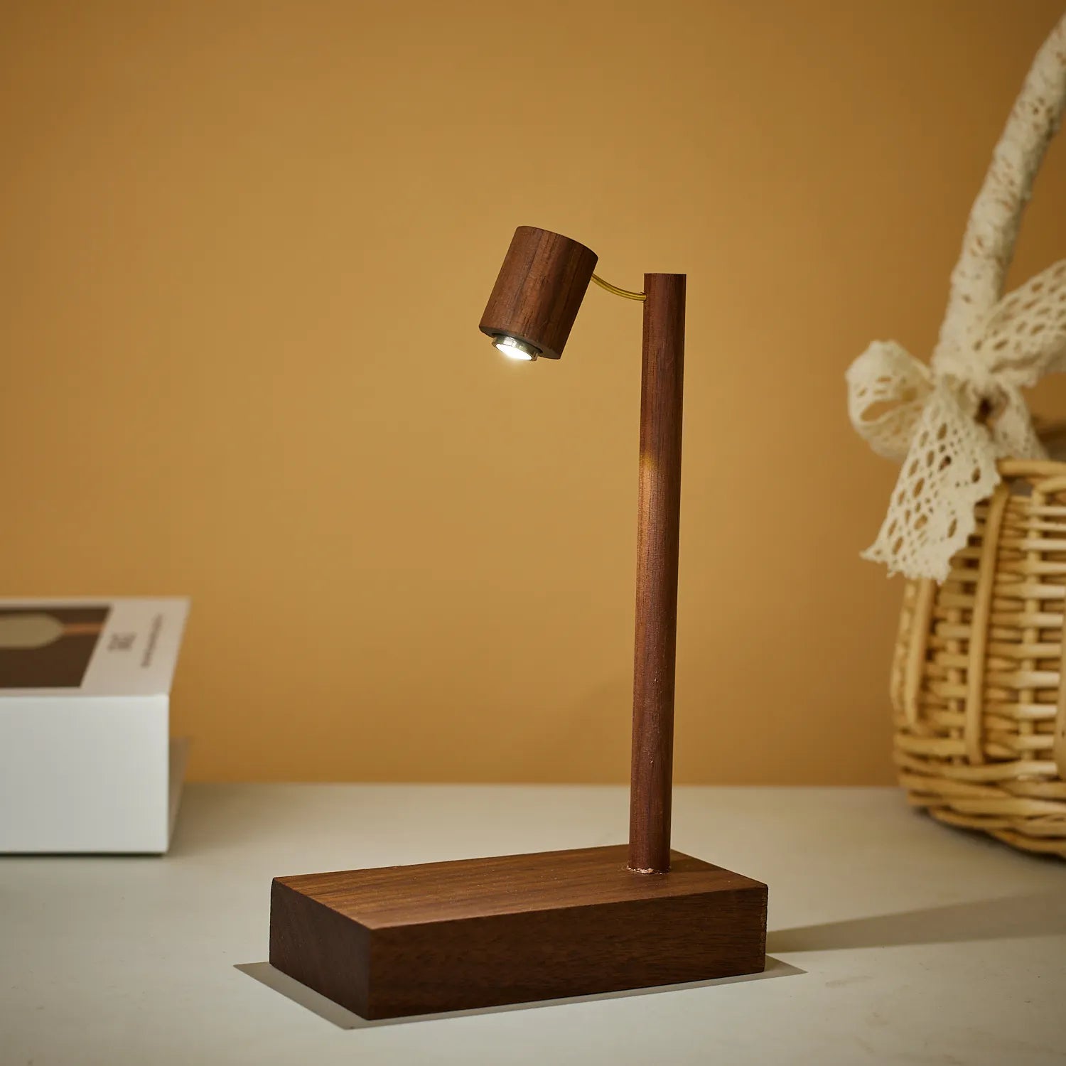Lampe de Chevet en Bois Précieux Design Scandinave